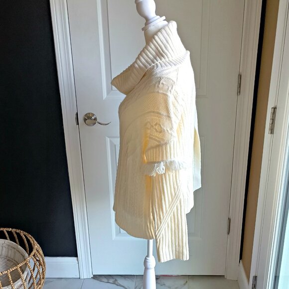 NWOT! BOHO Fringe SLEEVES Split BACK SWEATER SZ L - Picture 3 of 5